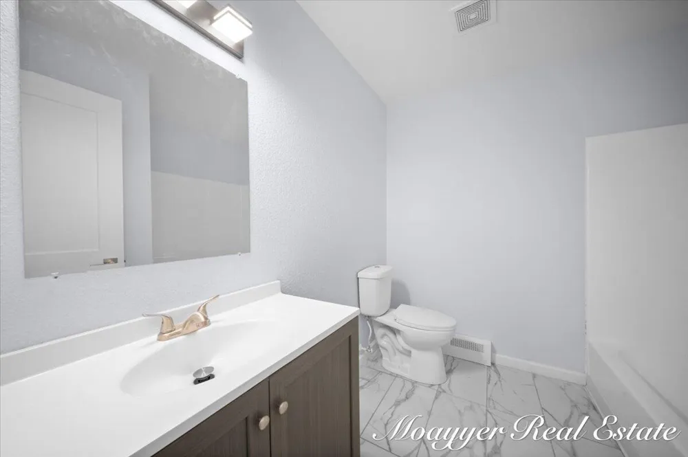 1051 Abbey Court #1 Holland City, MI 49423