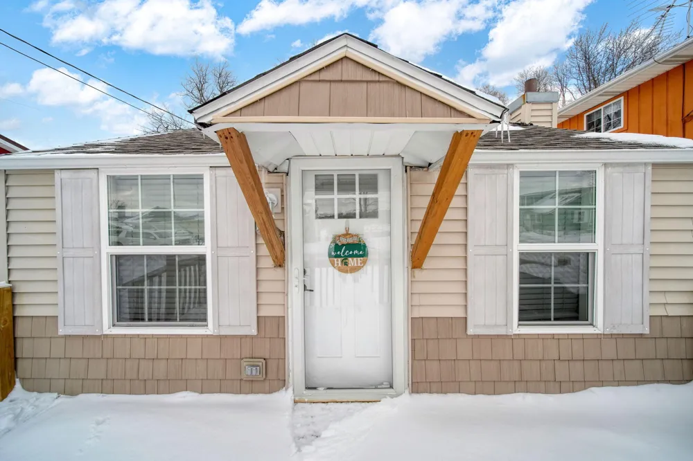 4026 Donnely Road Leoni Township, MI 49201
