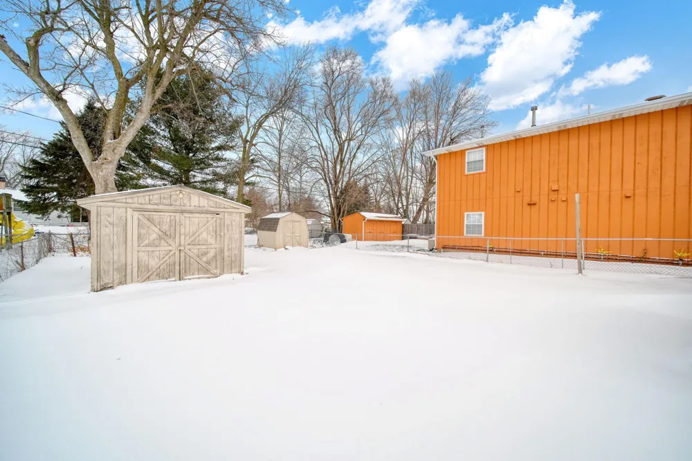 4026 Donnely Road Leoni Township, MI 49201