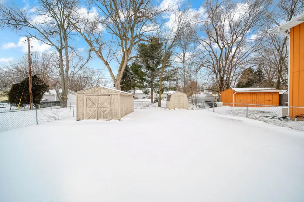 4026 Donnely Road Leoni Township, MI 49201
