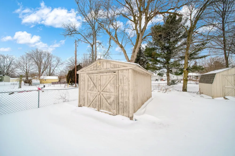 4026 Donnely Road Leoni Township, MI 49201