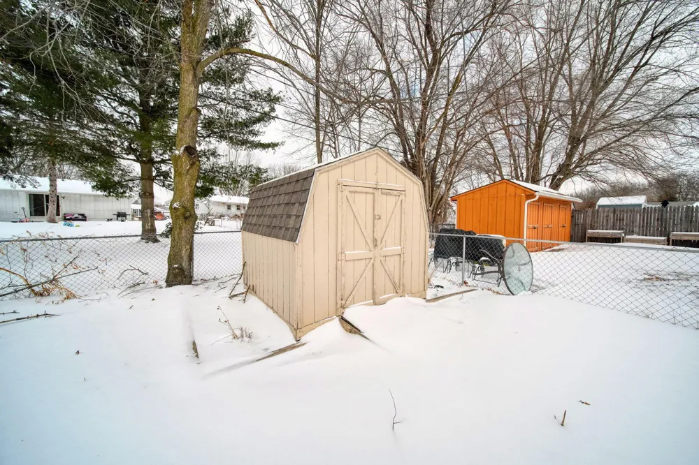 4026 Donnely Road Leoni Township, MI 49201
