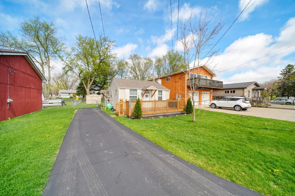 4026 Donnely Road Leoni Township, MI 49201