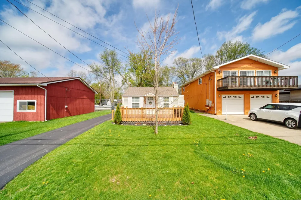 4026 Donnely Road Leoni Township, MI 49201