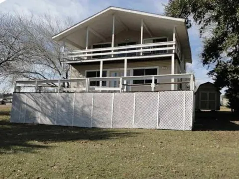 57 Lake Shore Lane