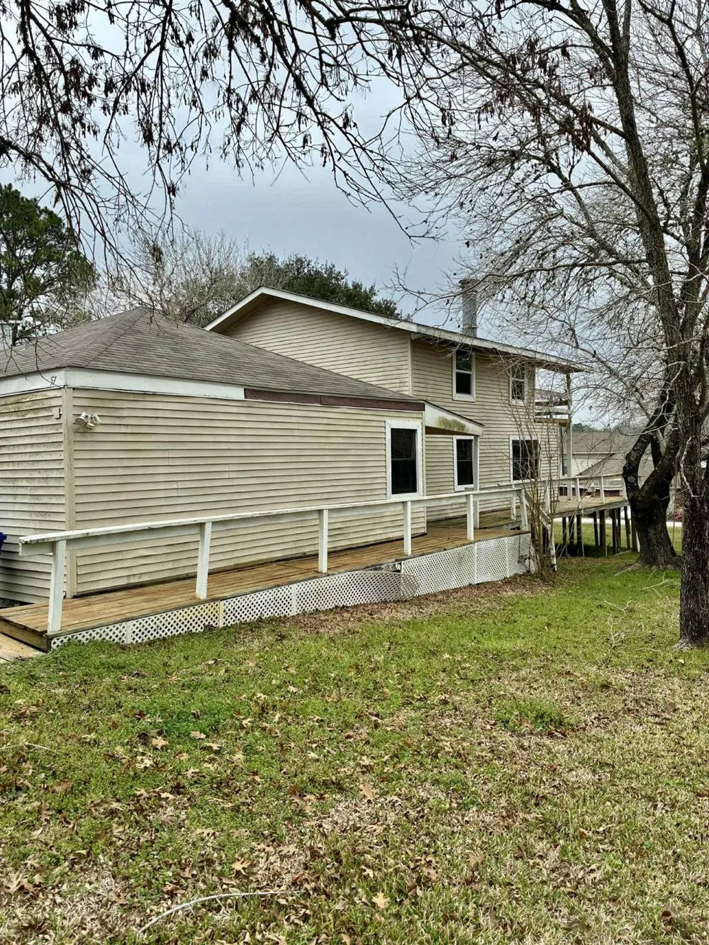 57 Lake Shore Lane Riverside, TX 77320