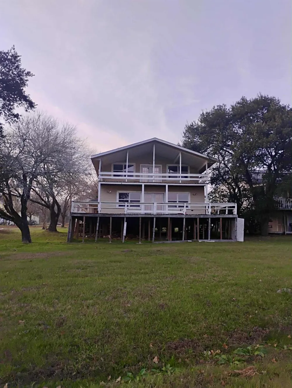 57 Lake Shore Lane Riverside, TX 77320