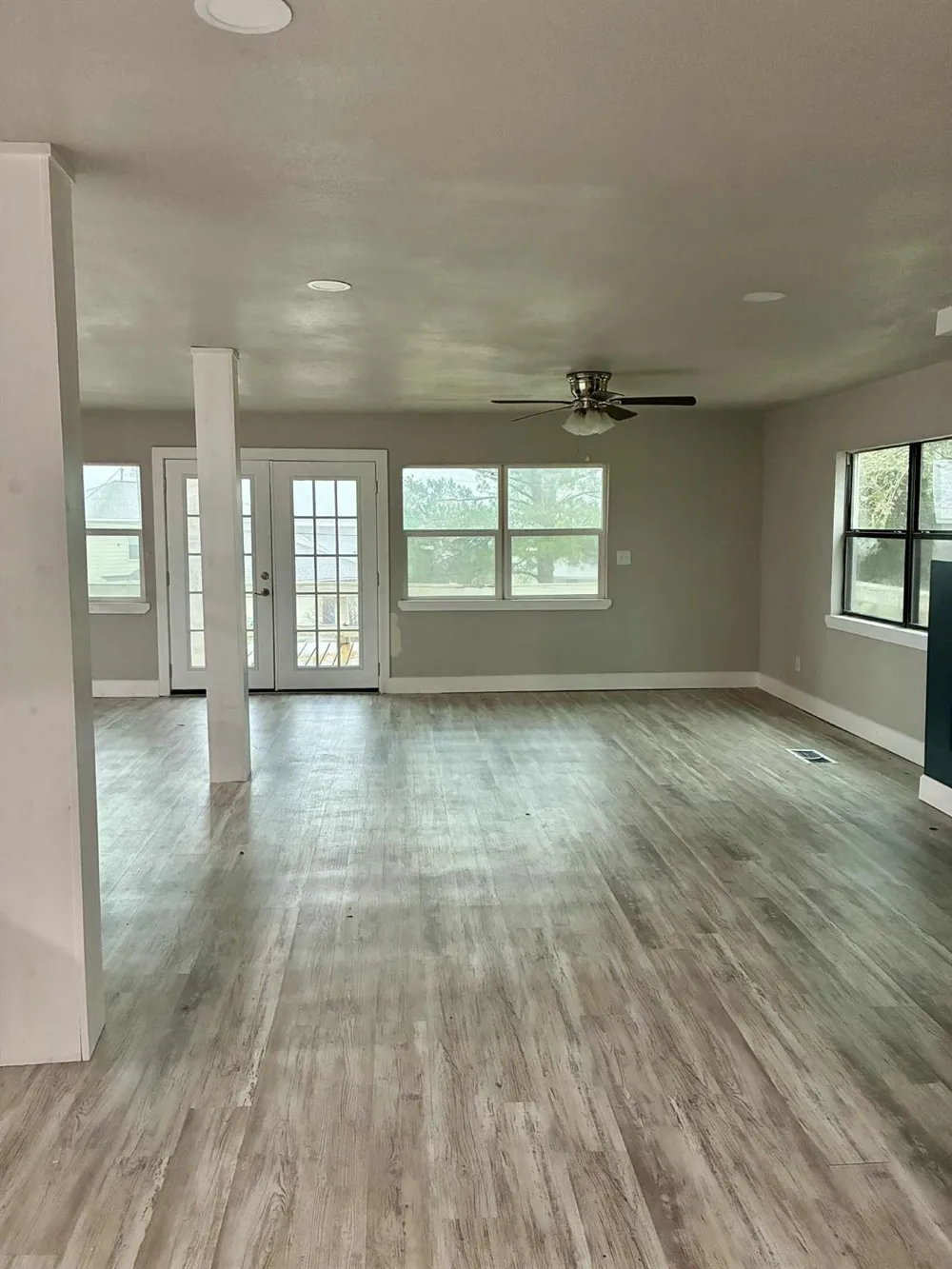 57 Lake Shore Lane Riverside, TX 77320
