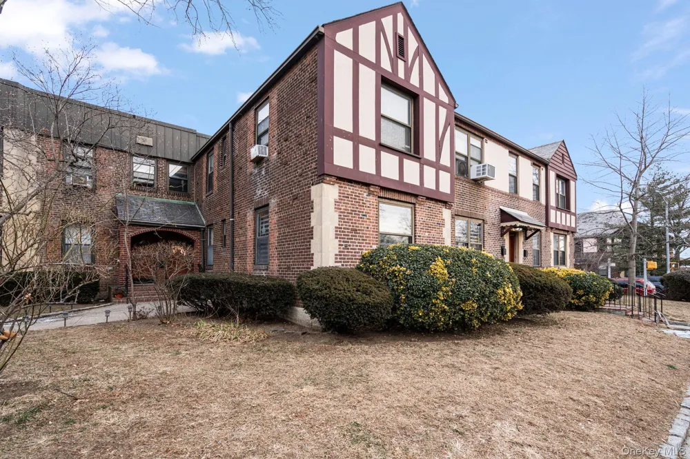 77-15 Ditmars Boulevard #B2