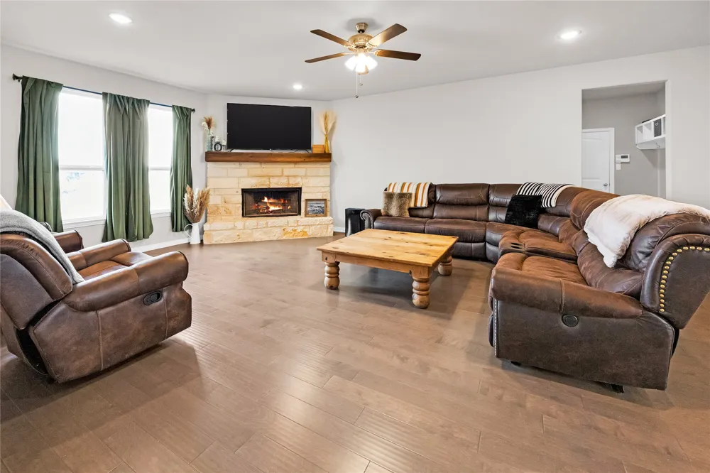 308 Olde Knoll Place Rio Vista, TX 76093