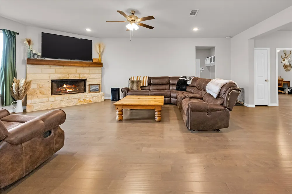 308 Olde Knoll Place Rio Vista, TX 76093