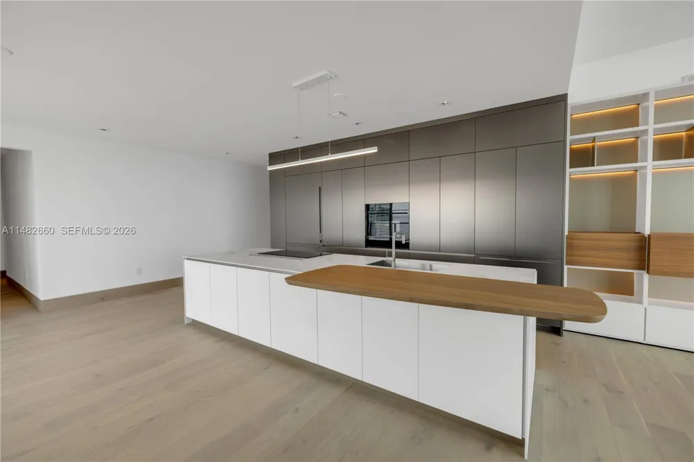 1451 Brickell Ave #4403 Miami, FL 33131