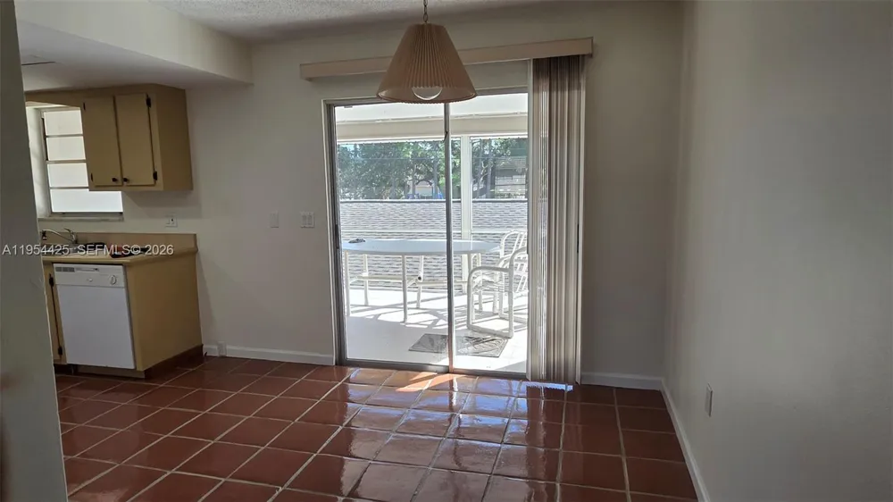 180 E Cypress Way #E230 Naples, FL 34110