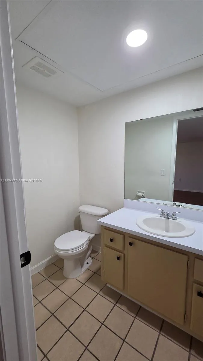 180 E Cypress Way #E230 Naples, FL 34110