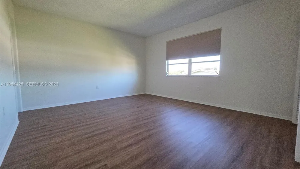 180 E Cypress Way #E230 Naples, FL 34110
