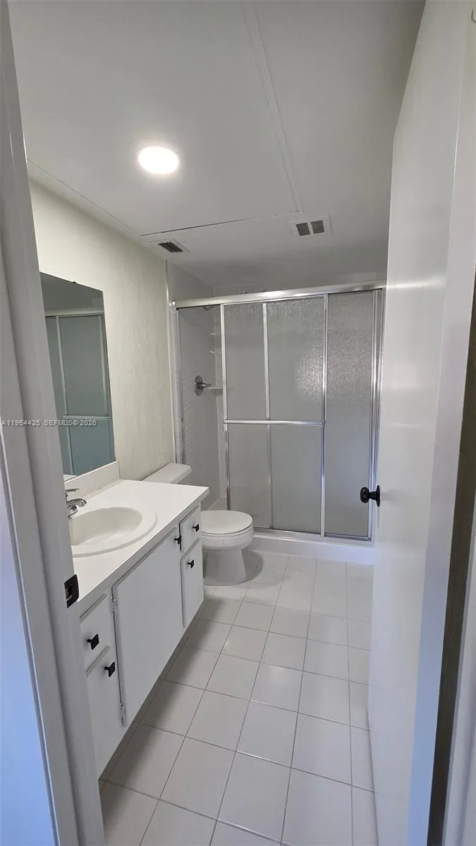 180 E Cypress Way #E230 Naples, FL 34110