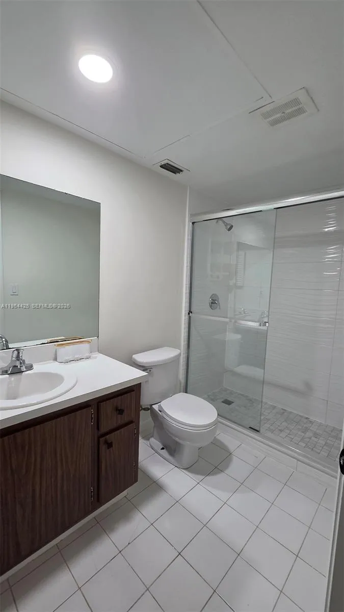 180 E Cypress Way #E230 Naples, FL 34110
