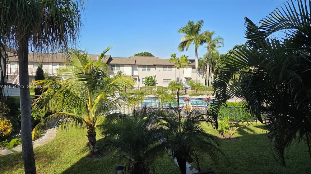 180 E Cypress Way #E230 Naples, FL 34110