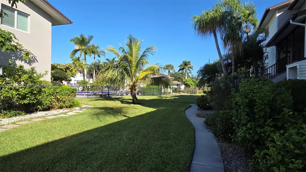180 E Cypress Way #E230 Naples, FL 34110