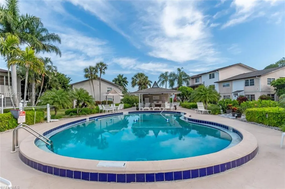 180 E Cypress Way #E230 Naples, FL 34110