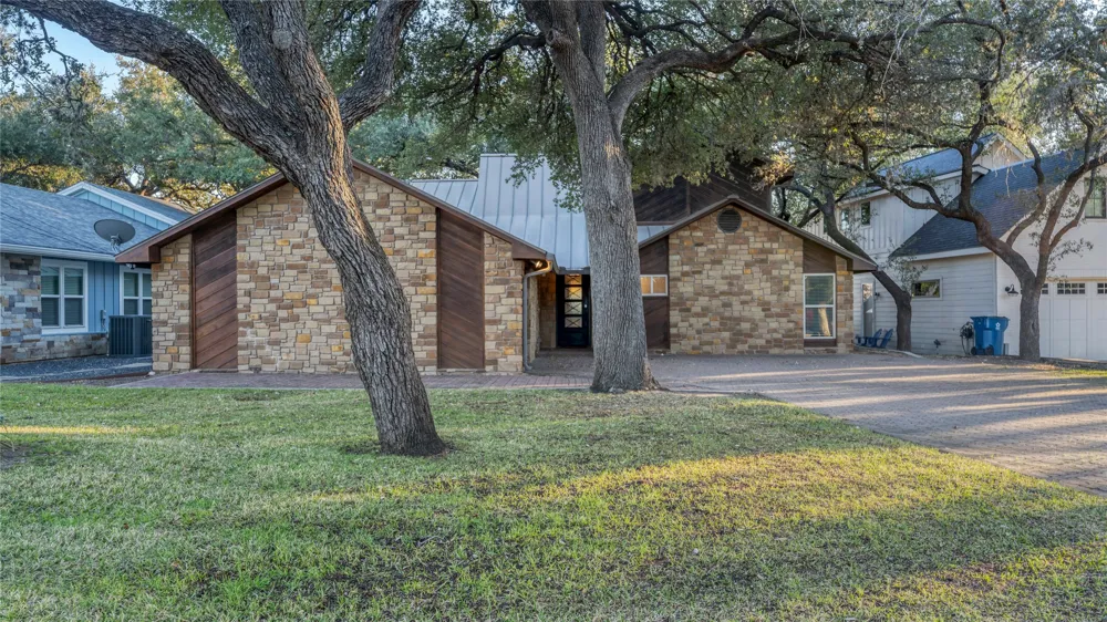 450 Pecan Creek Drive Horseshoe Bay, TX 78657