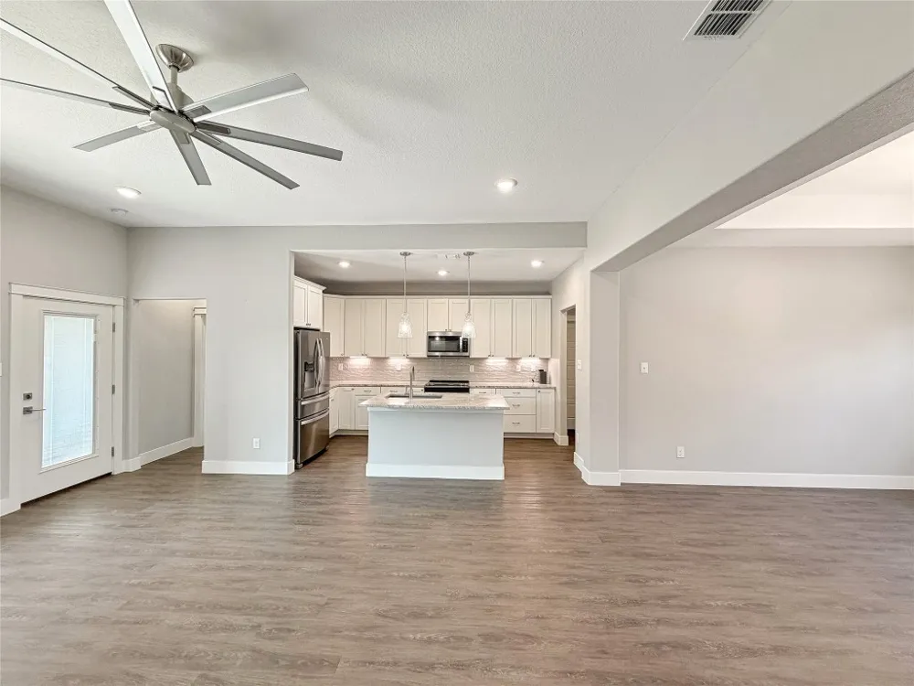 381 Monarch Canyon Lake, TX 78133