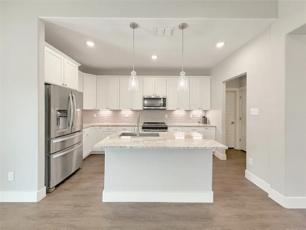 381 Monarch Canyon Lake, TX 78133