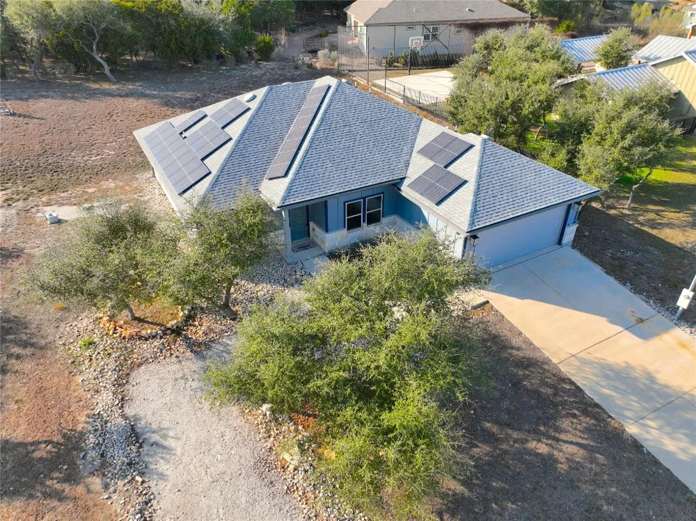 381 Monarch Canyon Lake, TX 78133