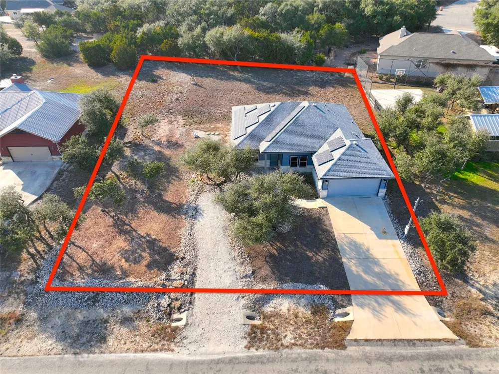 381 Monarch Canyon Lake, TX 78133