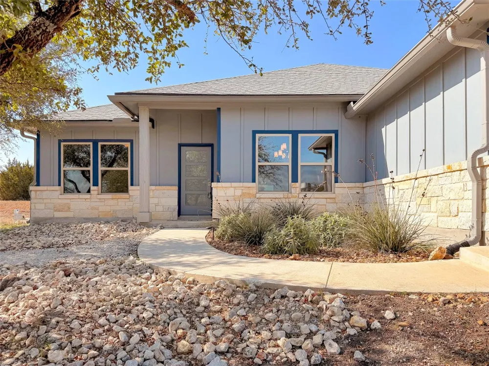 381 Monarch Canyon Lake, TX 78133