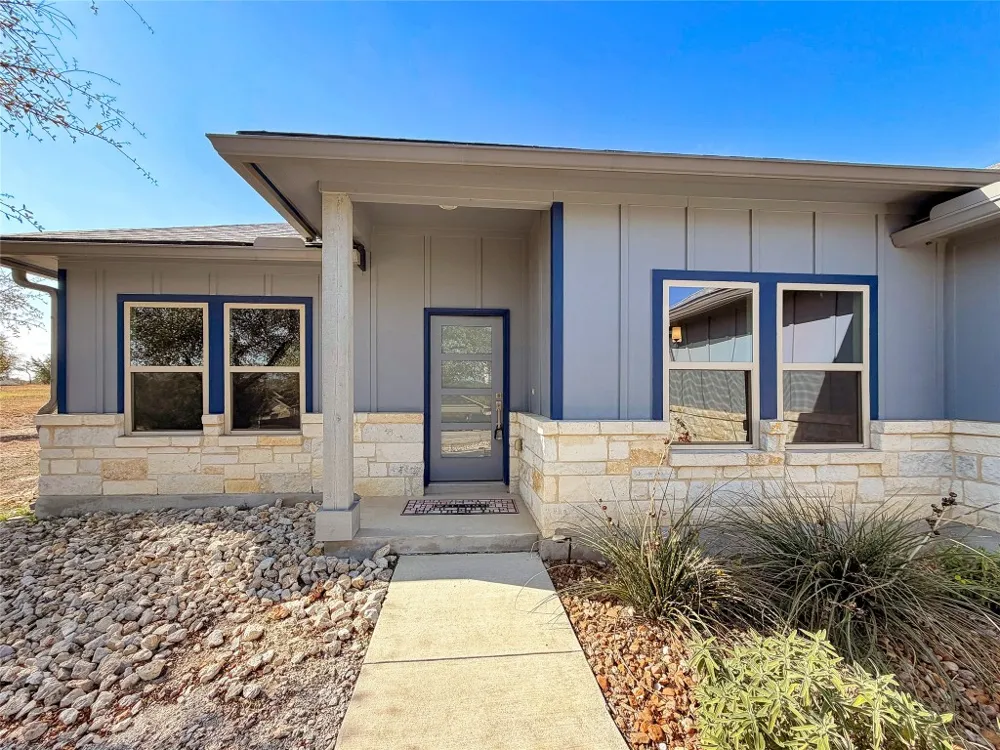 381 Monarch Canyon Lake, TX 78133