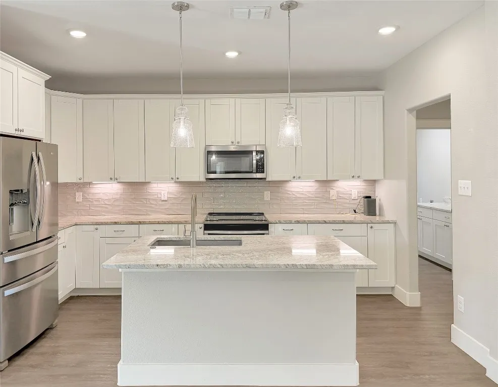 381 Monarch Canyon Lake, TX 78133