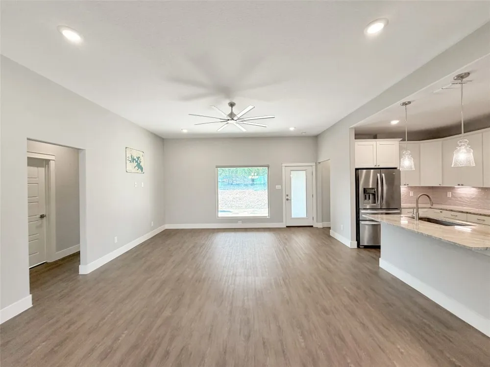 381 Monarch Canyon Lake, TX 78133