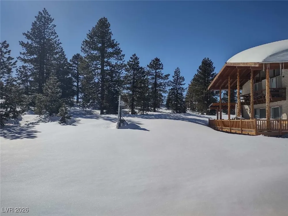 1330 W Strawberry Point Road Duck Creek Village, UT 84762