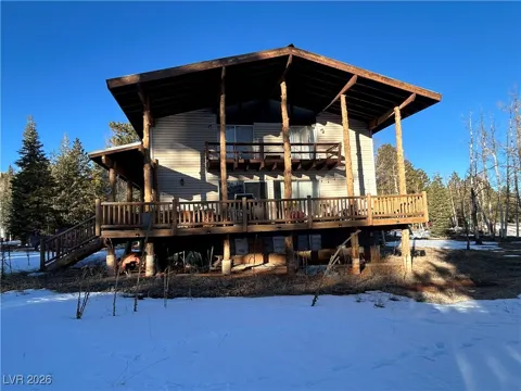 1330 W Strawberry Point Road