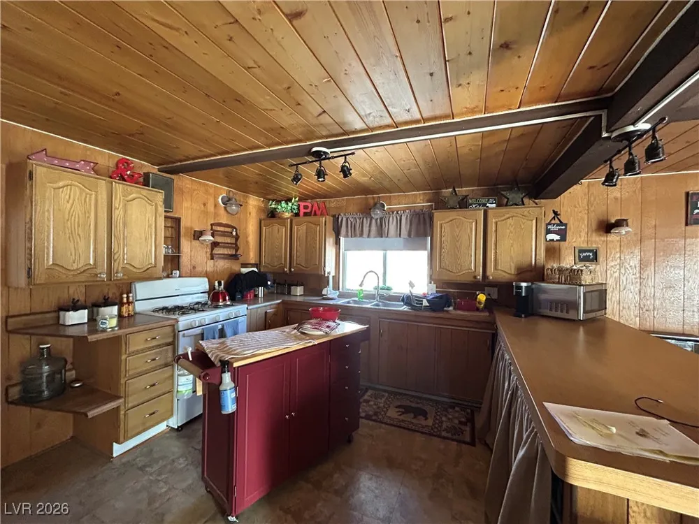 1330 W Strawberry Point Road Duck Creek Village, UT 84762
