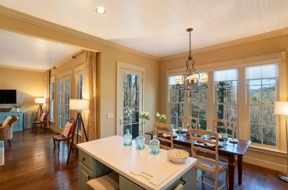 53 Rockytop Drive Cashiers, NC 28717