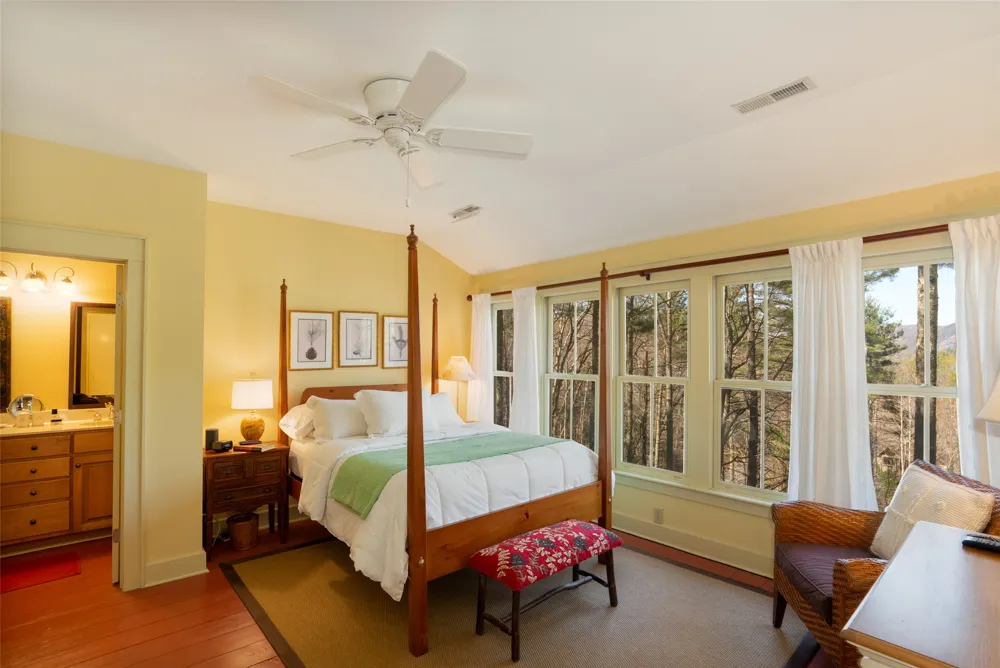 53 Rockytop Drive Cashiers, NC 28717