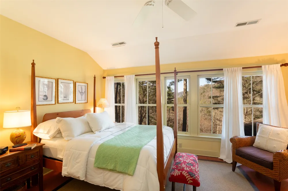 53 Rockytop Drive Cashiers, NC 28717
