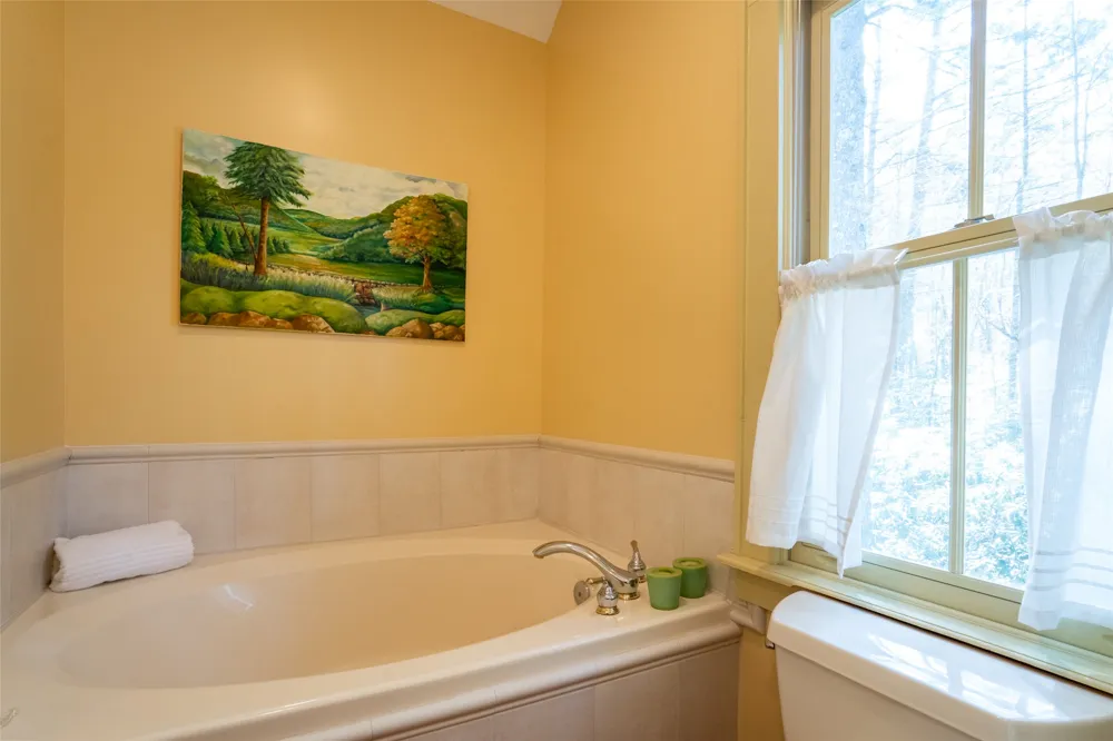 53 Rockytop Drive Cashiers, NC 28717