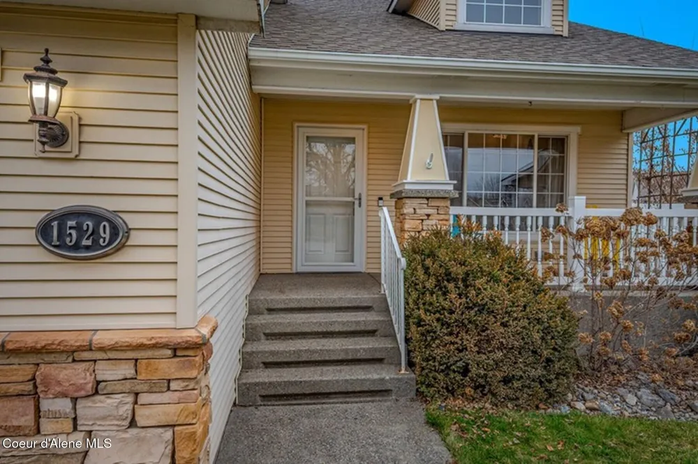 1529 W Coquille Court Post Falls, ID 83854