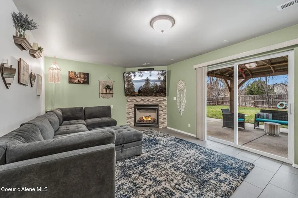 1529 W Coquille Court Post Falls, ID 83854