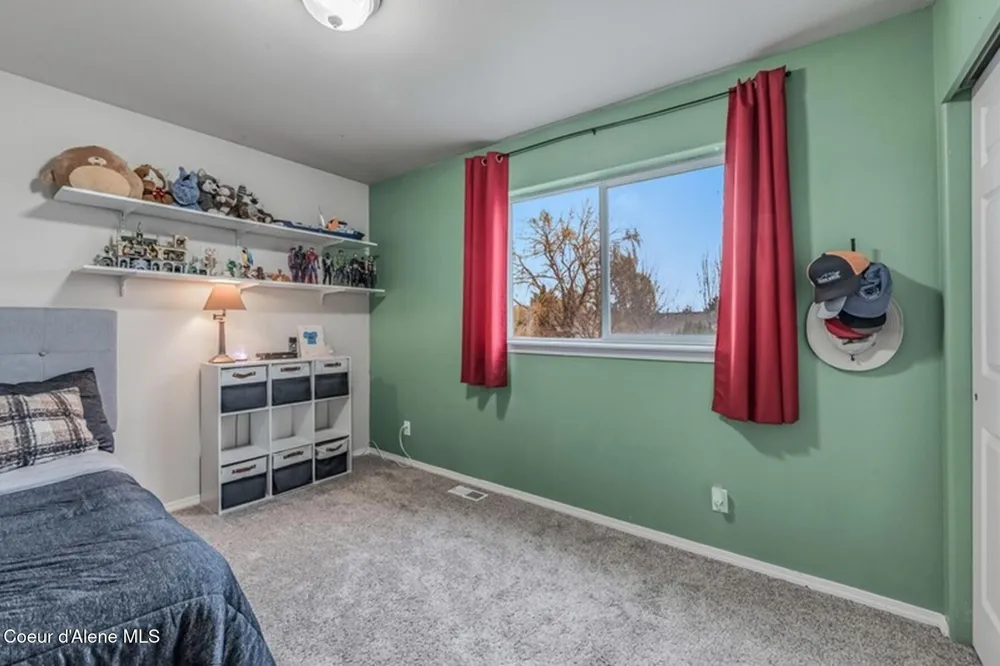 1529 W Coquille Court Post Falls, ID 83854