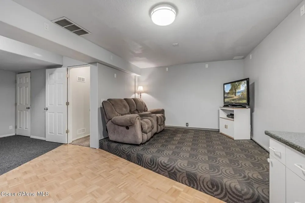 1529 W Coquille Court Post Falls, ID 83854