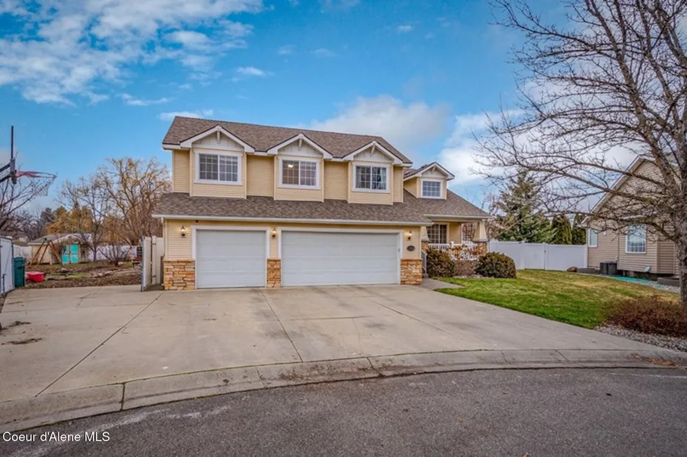 1529 W Coquille Court Post Falls, ID 83854
