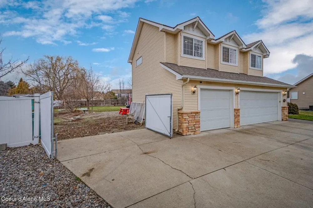 1529 W Coquille Court Post Falls, ID 83854