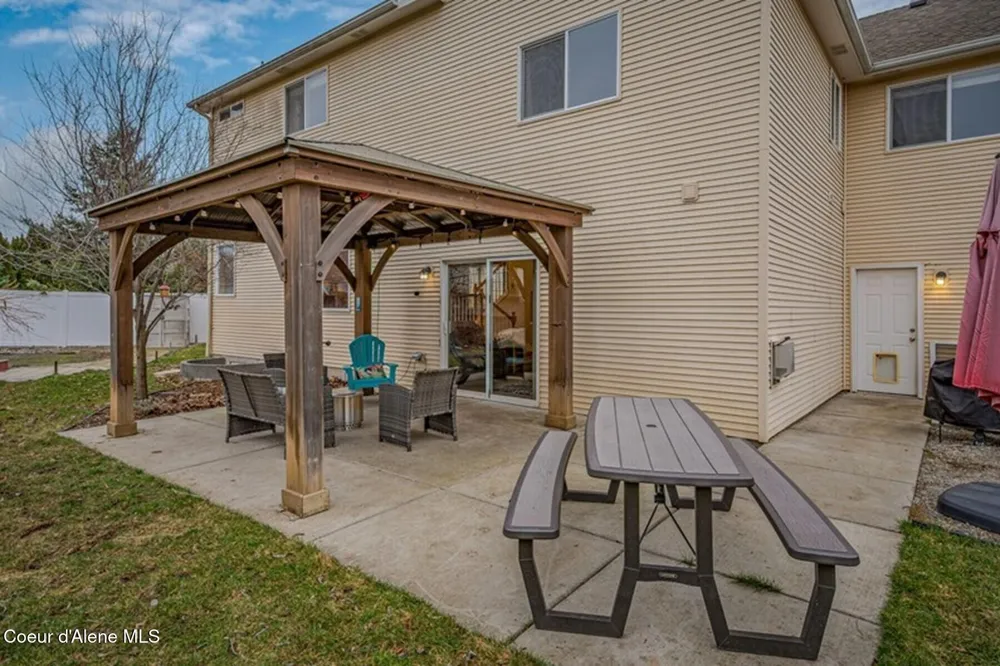 1529 W Coquille Court Post Falls, ID 83854