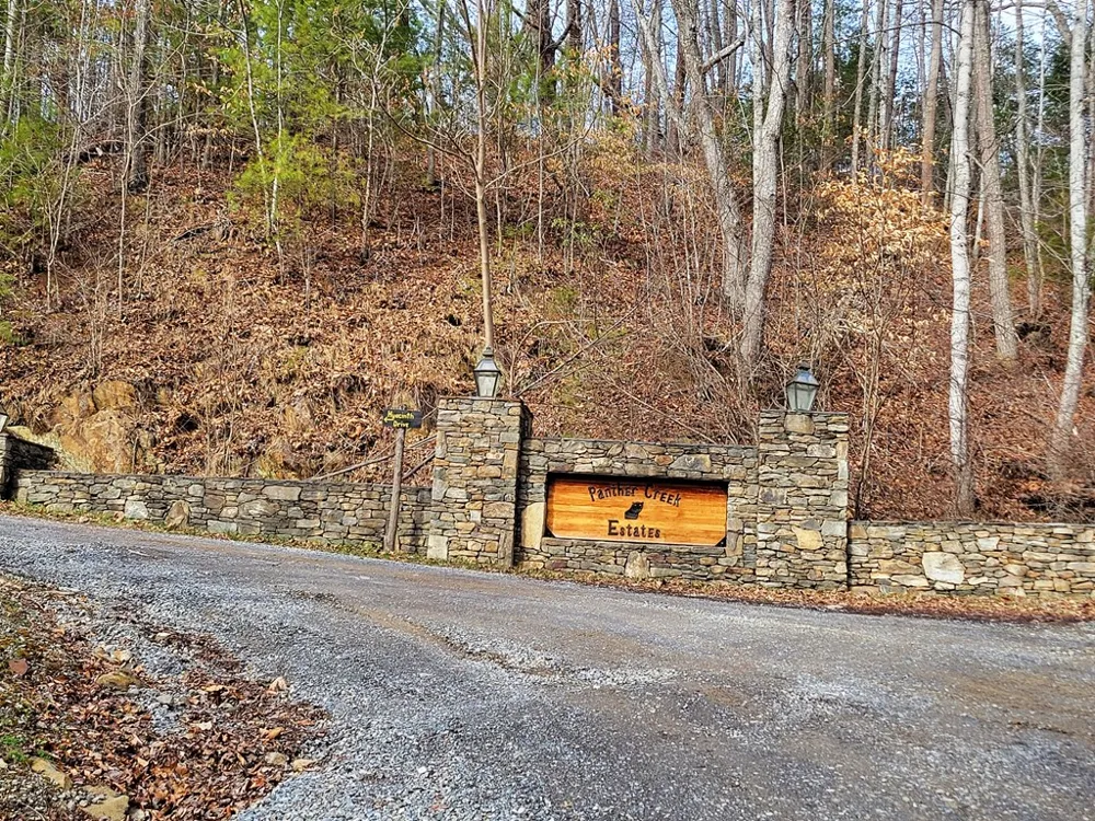 Rimrock Rdg Clyde, NC 28721