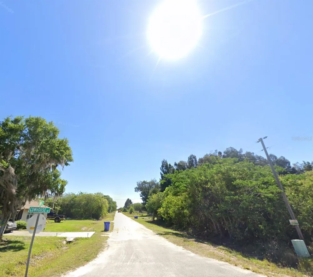 2733 TAWNY DRIVE Lorida, FL 33857