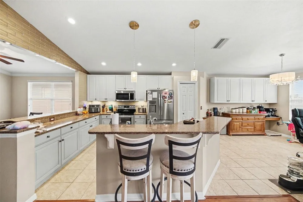 215 FERN GULLEY DRIVE Seffner, FL 33584